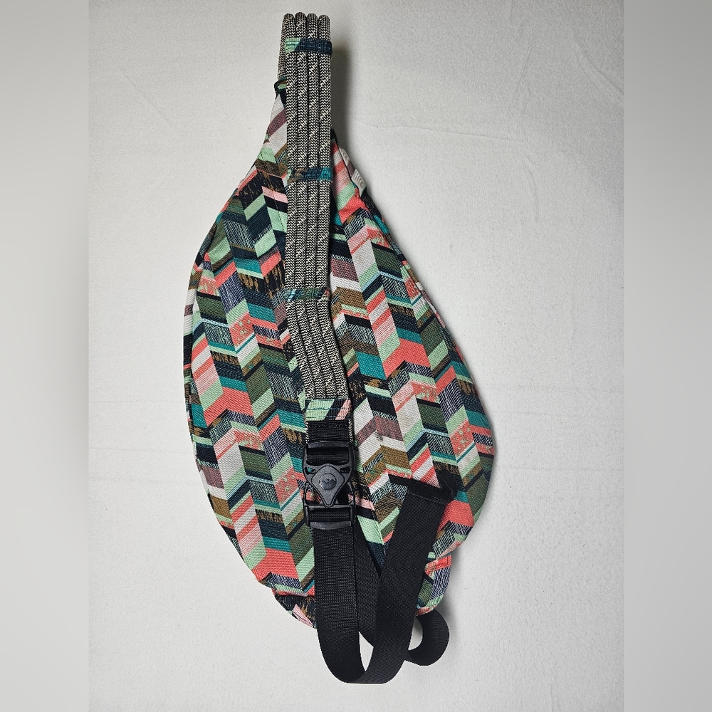 KAVU Rope Sling Bag Chevron Geometric Pattern Outdoor Backpack - Picture 2 of 9